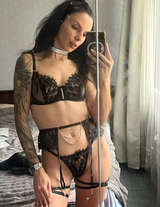 Laura review photo