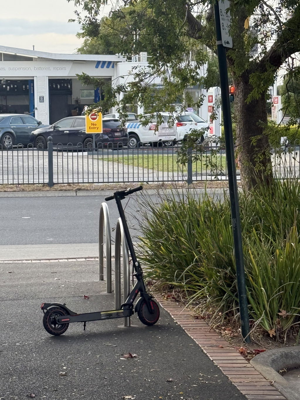 iScooter i9 Foldable Commuting Electric Scooter