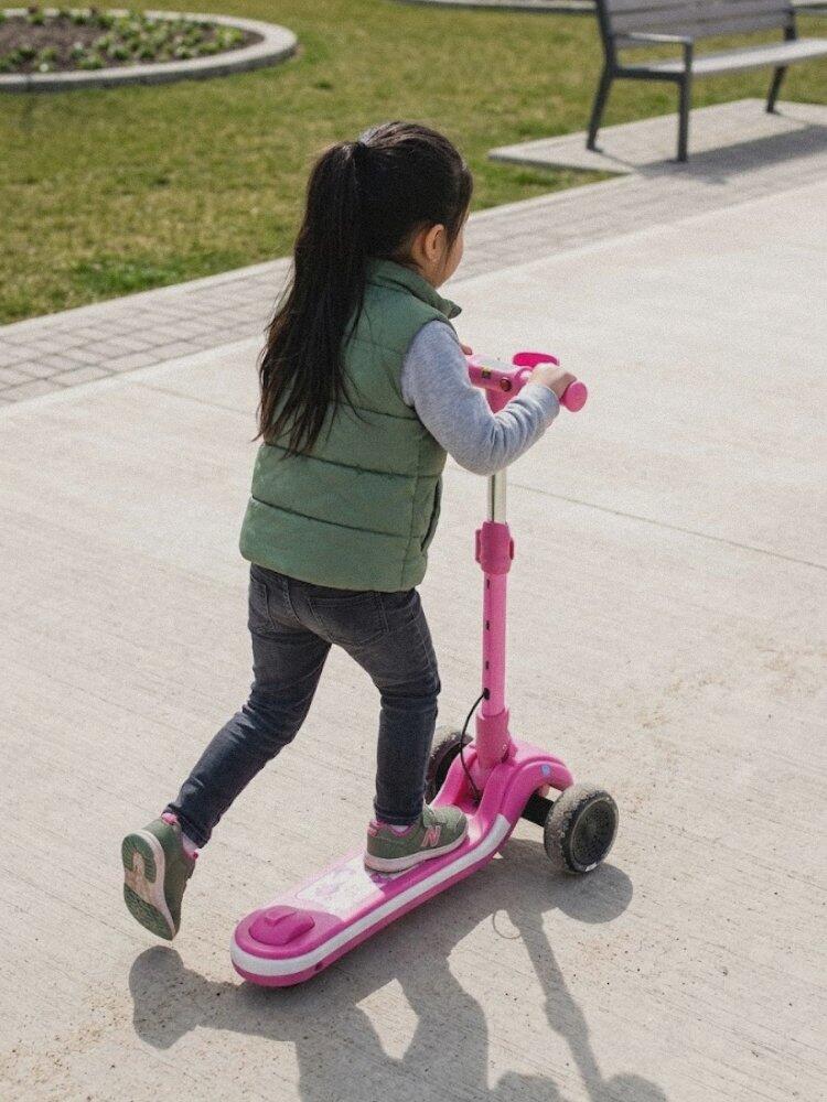 iScooter B2Pro Adjustable Height Electric Scooter for Kids