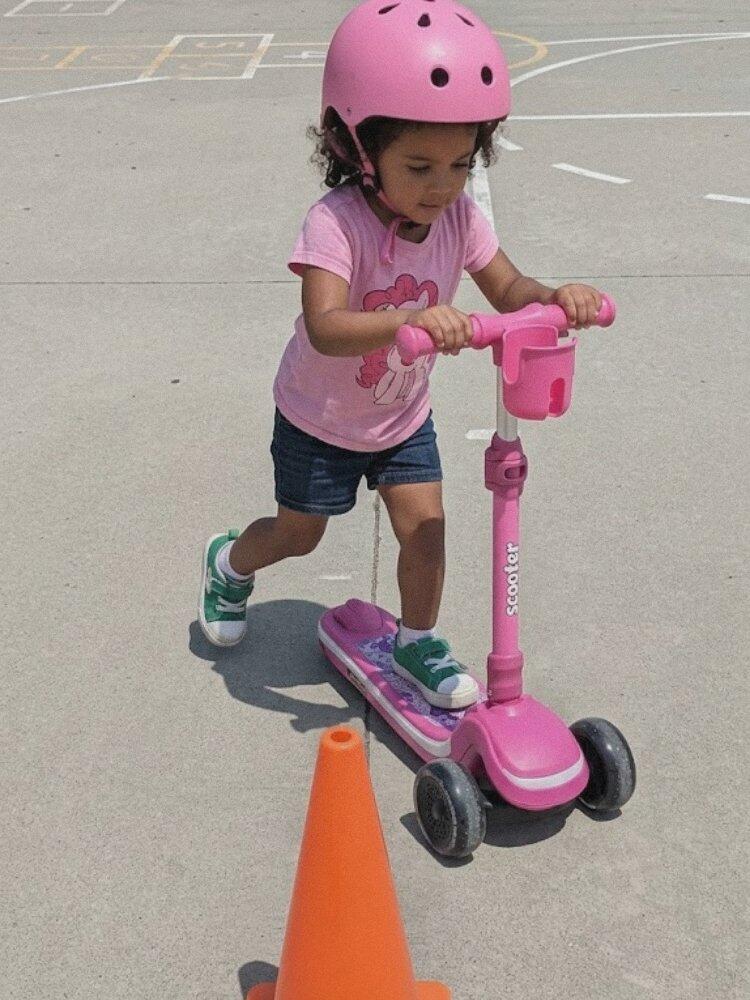 iScooter B2Pro Adjustable Height Electric Scooter for Kids