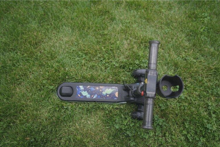 iScooter B2Pro Adjustable Height Electric Scooter for Kids