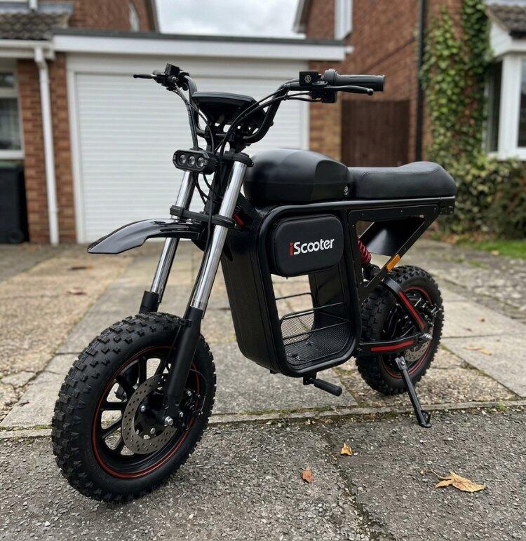 iScooter DX5Max 2000W Electric Scooter with Seat