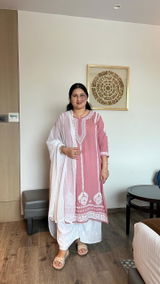 Meena Suriyal review photo