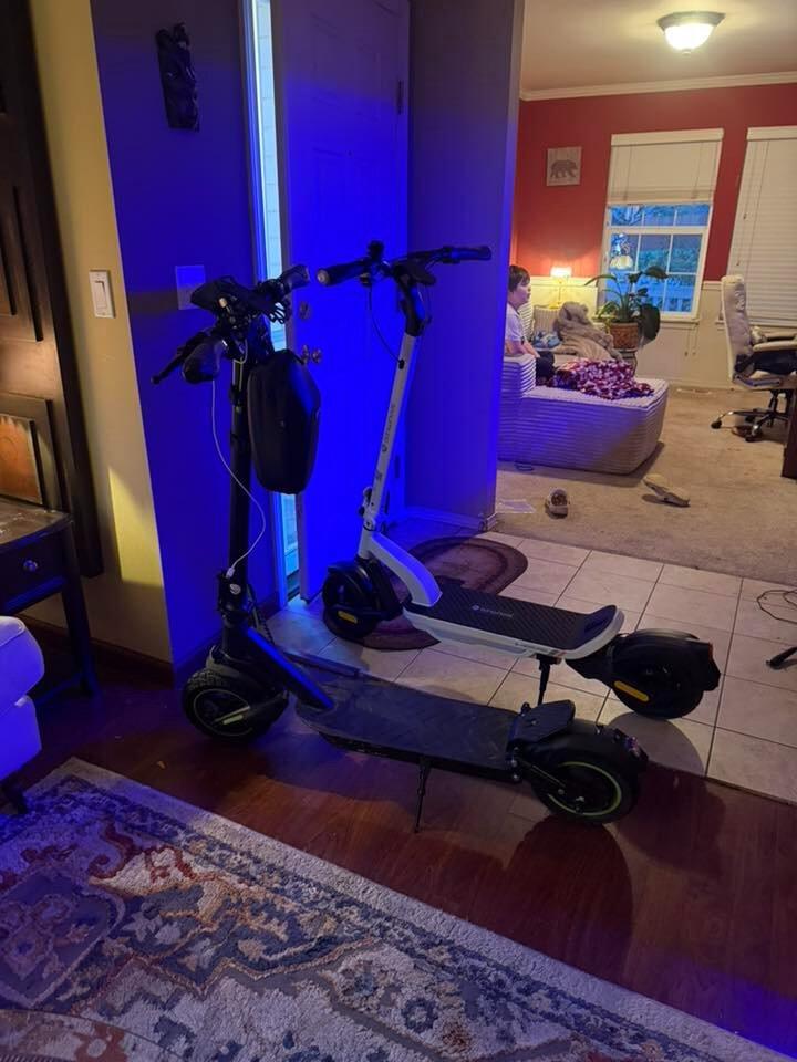 Customer photo of iSinwheel S Nova Pro Electric Scooter