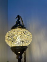 Beautiful Swan lamp - yellow crackle