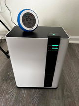 Aaron Wat review photo
