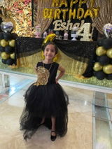 Zainab review photo