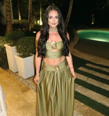 Lorie review photo