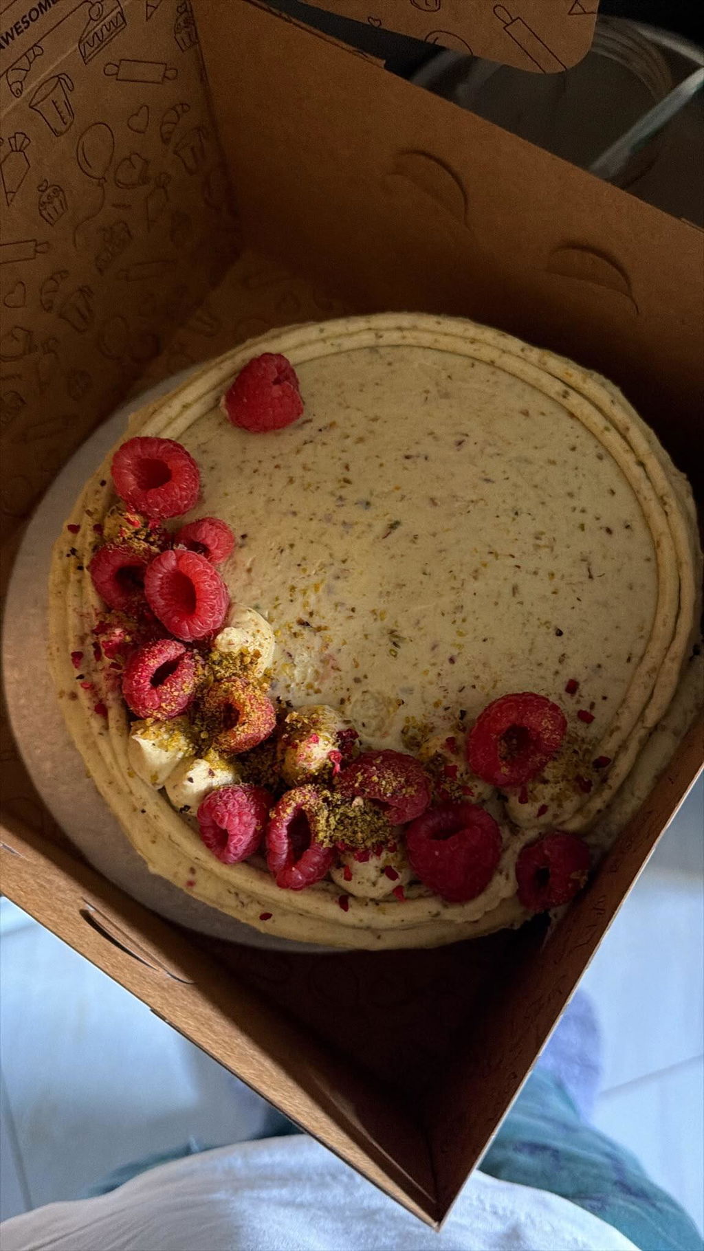 Pistachio & Raspberry Cake