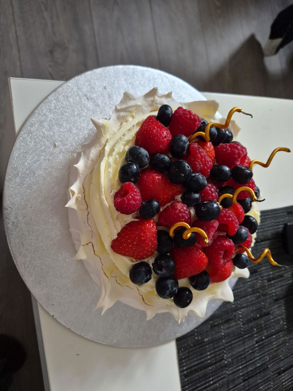 Berry Pavlova Cake