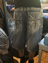 Rihanna B. review photo