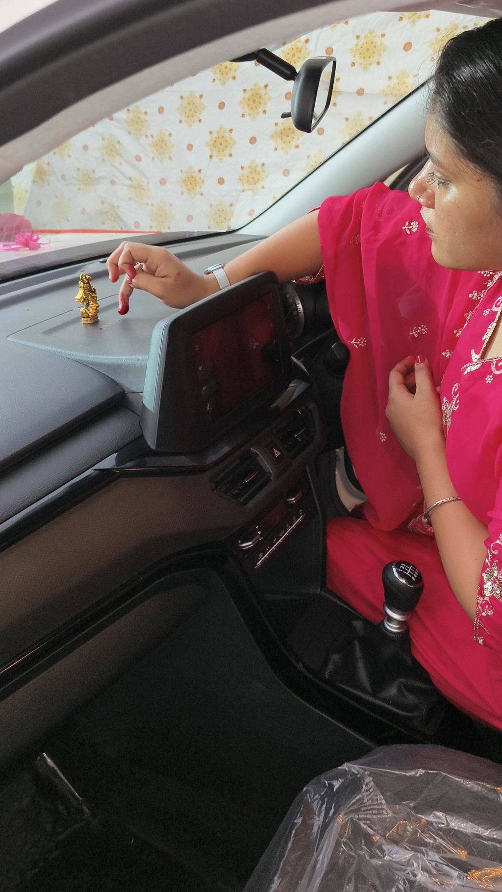 Gold Plated Hanuman Ji Idol for Car Dashboard