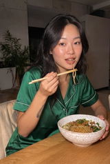Emma Reynolds review photo