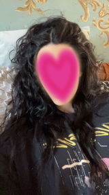 Dee review photo