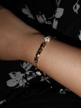 Mia review photo