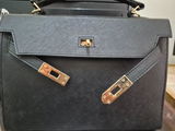 Huma Khan review photo