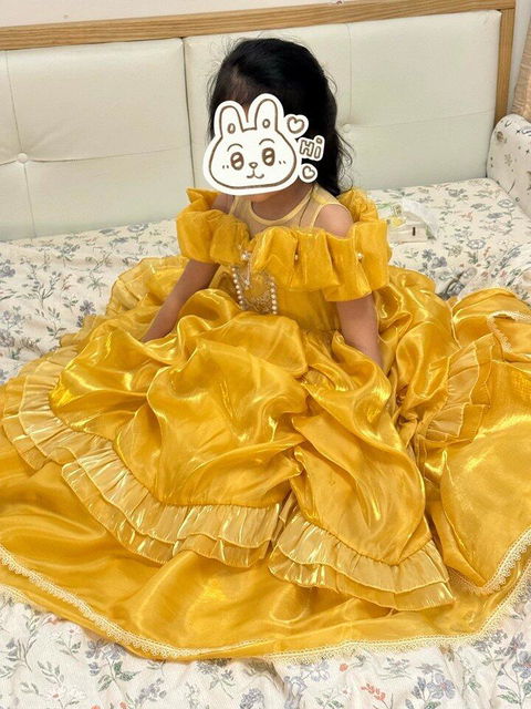 Luxury Gold Ball Gown with Off-Shoulder Ruffles Long Sleeves Party Flower Girl Dress J878