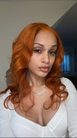 Joseline Souza review photo