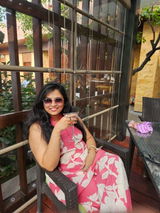 Anushka Das review photo