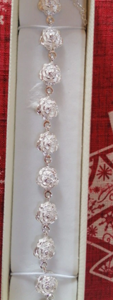 Manon review photo