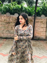 Amruta Chavan review photo