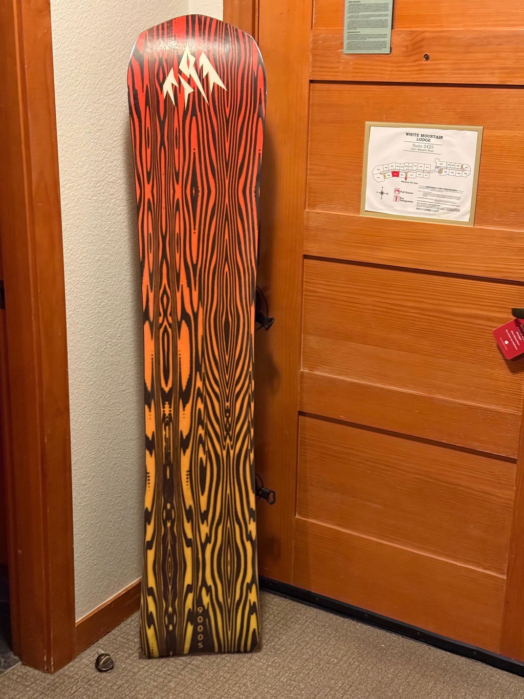 Freecarver 9000s Snowboard | Jones