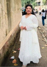 Avni Chauhan review photo