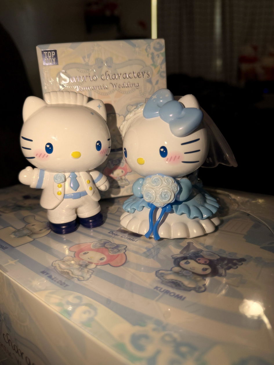 Hello Kitty & Dear Daniel Century Wedding Series Figures Blind Box