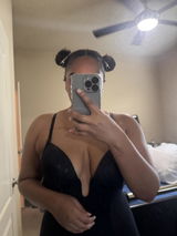 Lindsay Erin review photo