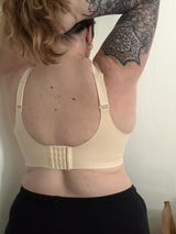 Hannah Holt review photo