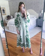 Mia review photo