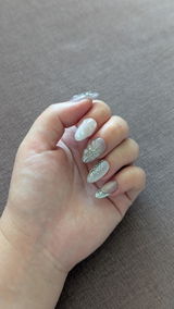Agathe review photo
