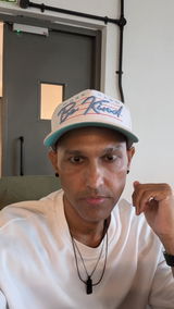 Talha Ansari review photo