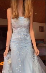 Lila Edwards review photo