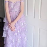 R. review photo