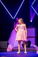 Jade McEwen review photo