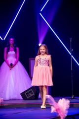 Jade McEwen review photo