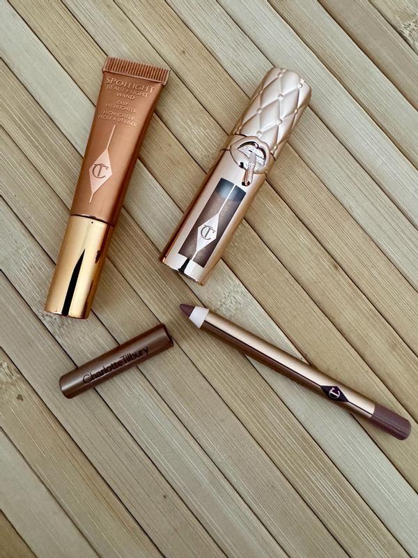 Deborah Teresa Pugliese review photo