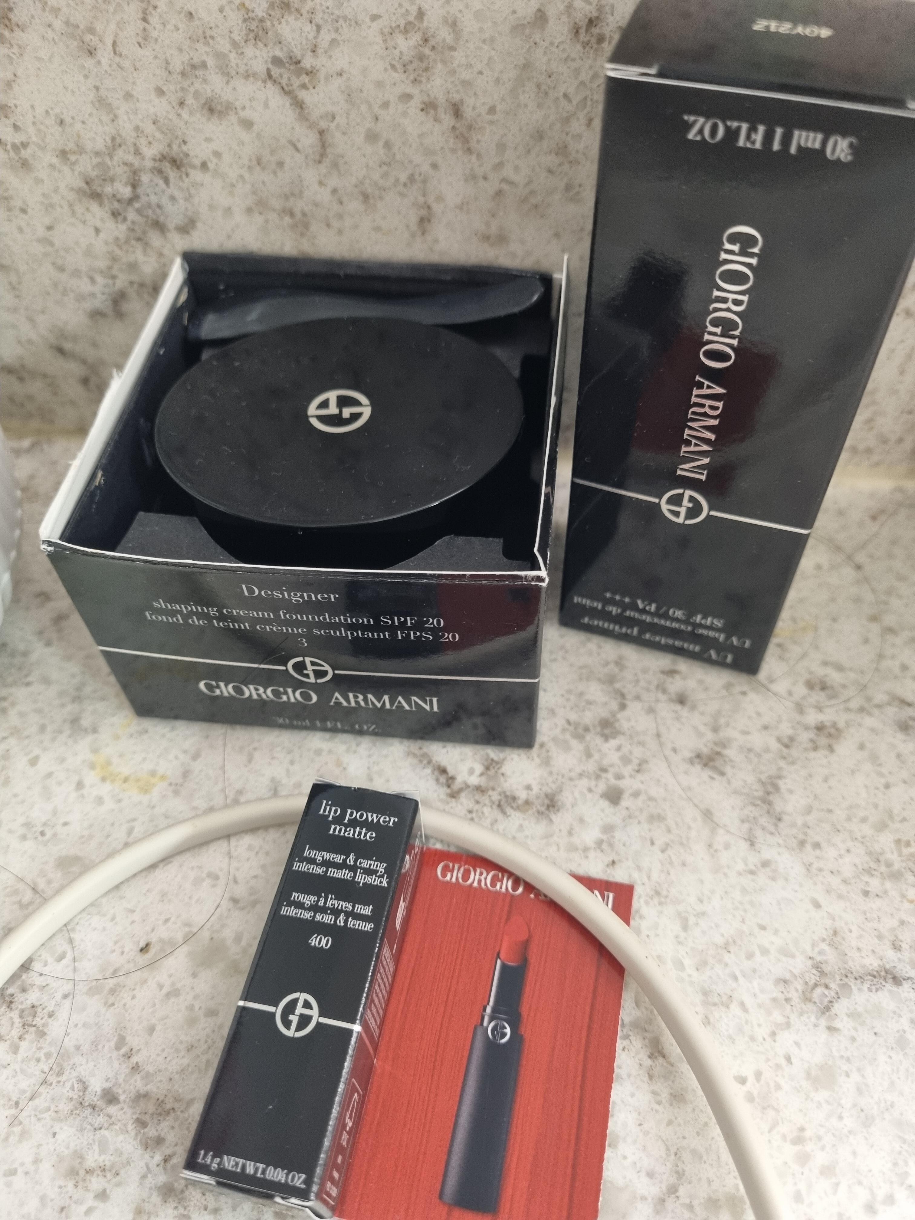 ស្រីមុំ អ៊ុច សុភ័ក្ត្រ review photo