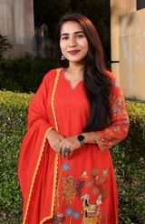 Aishapandya review photo