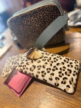BILLETERA LEOPARD BUTTER YELLOW