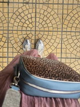 CROSSBODY BLUE SILVER SPOTS