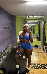 Zo Adams review photo