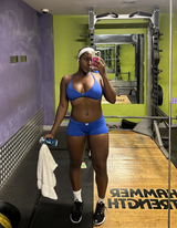 Zo Adams review photo