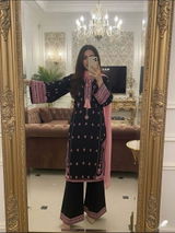 Warda Javaid review photo