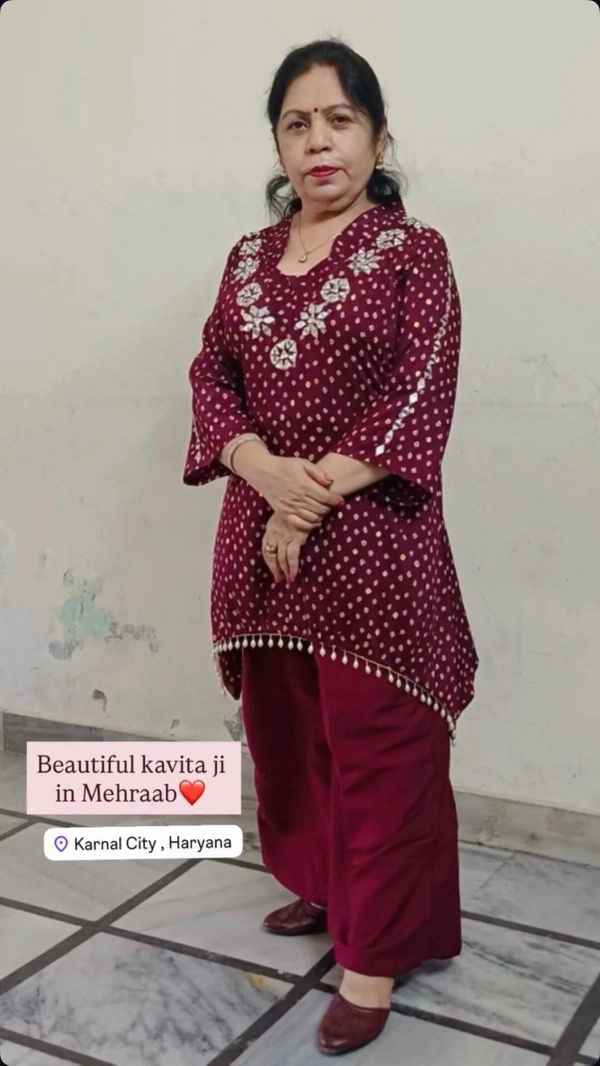 Kavita wearing Kasumbi By Anju