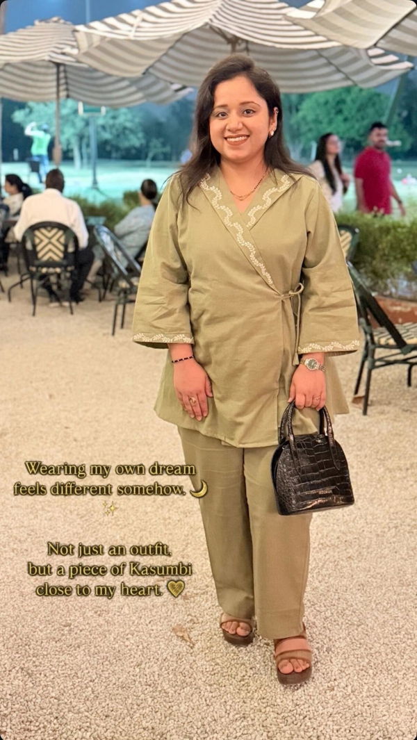 Anju wearing Kasumbi By Anju