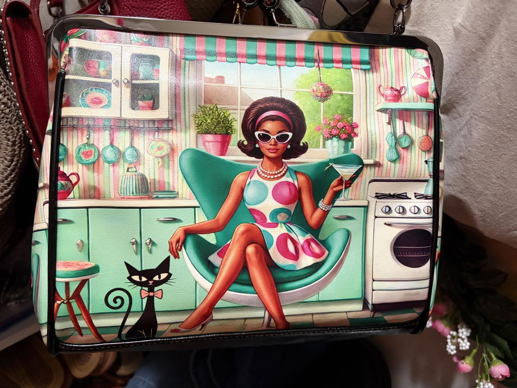 Groovy Retro 60s Kitsch Mod Girl Atomic Cat Kiss Lock Handbag