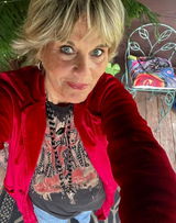 Kathy Holub review photo