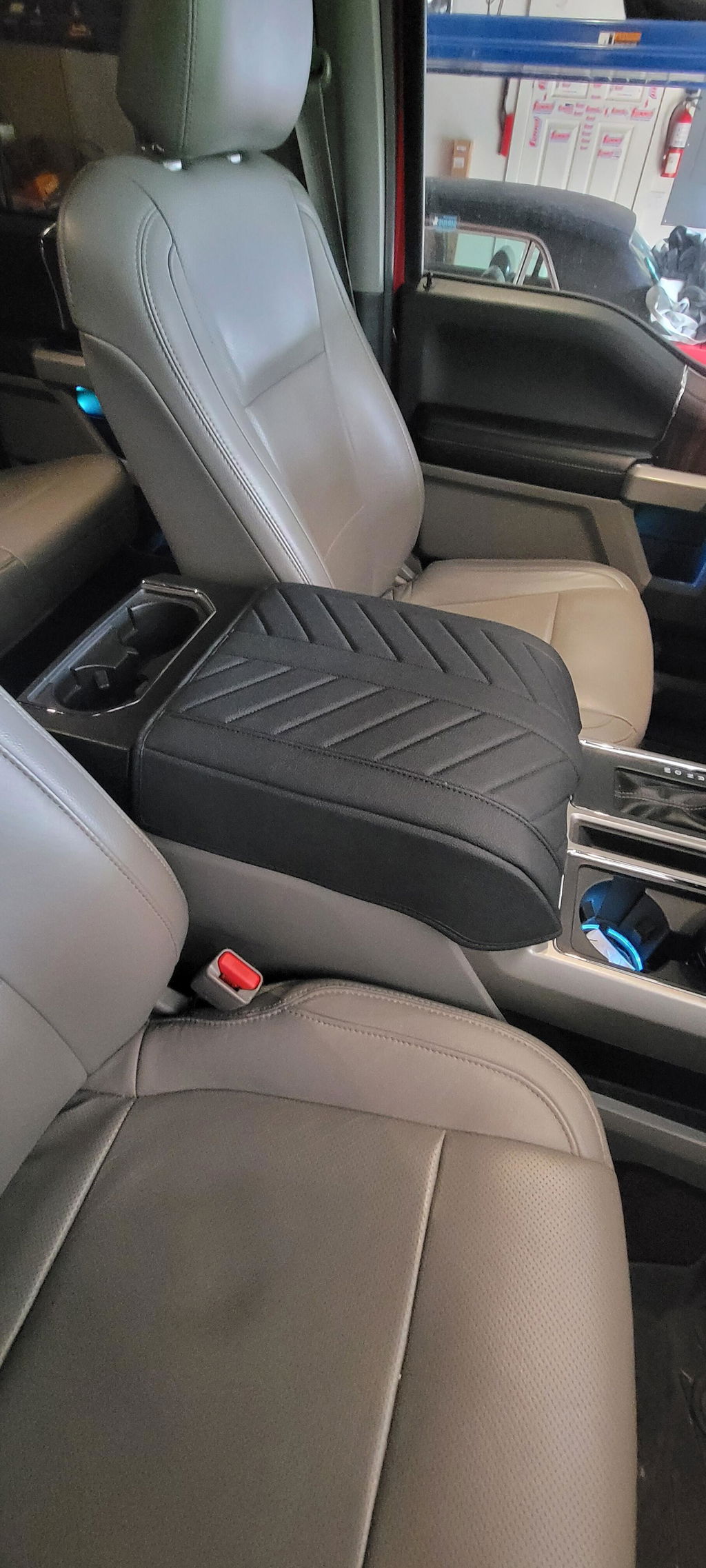 Center Console Armrest Cover Pad for Bucket Seat 2015-2020 Ford F150, 2017-2022 F250 F350 F450 F550 Super Duty, 2018-2024 Ford Expedition